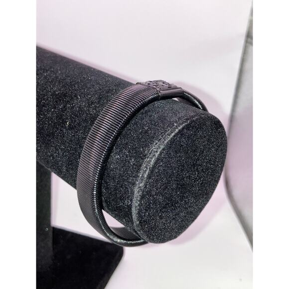 GG Black Coil Stretchy Bracelet! - Picture 4 of 4